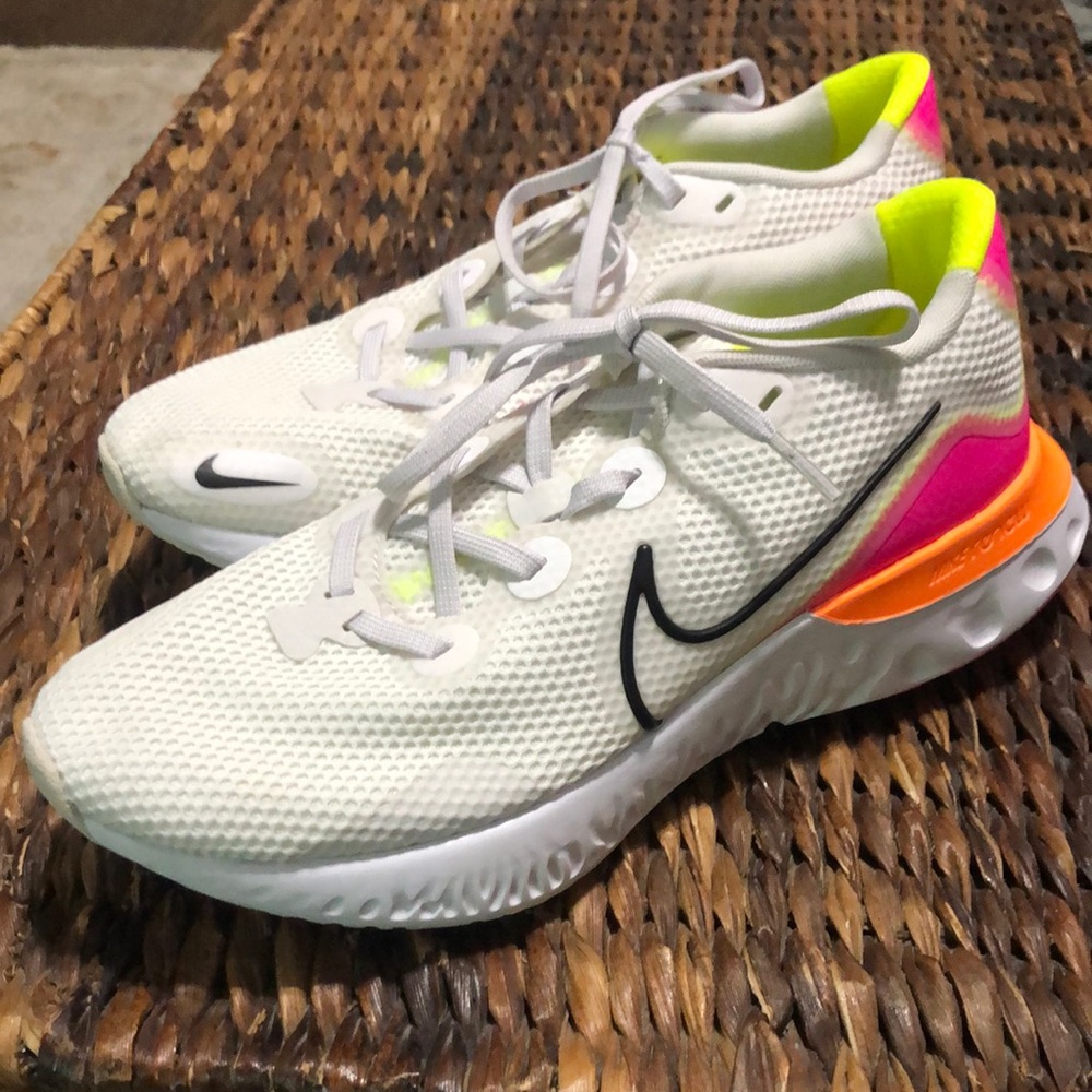 Gently used ladies Nike shoes!